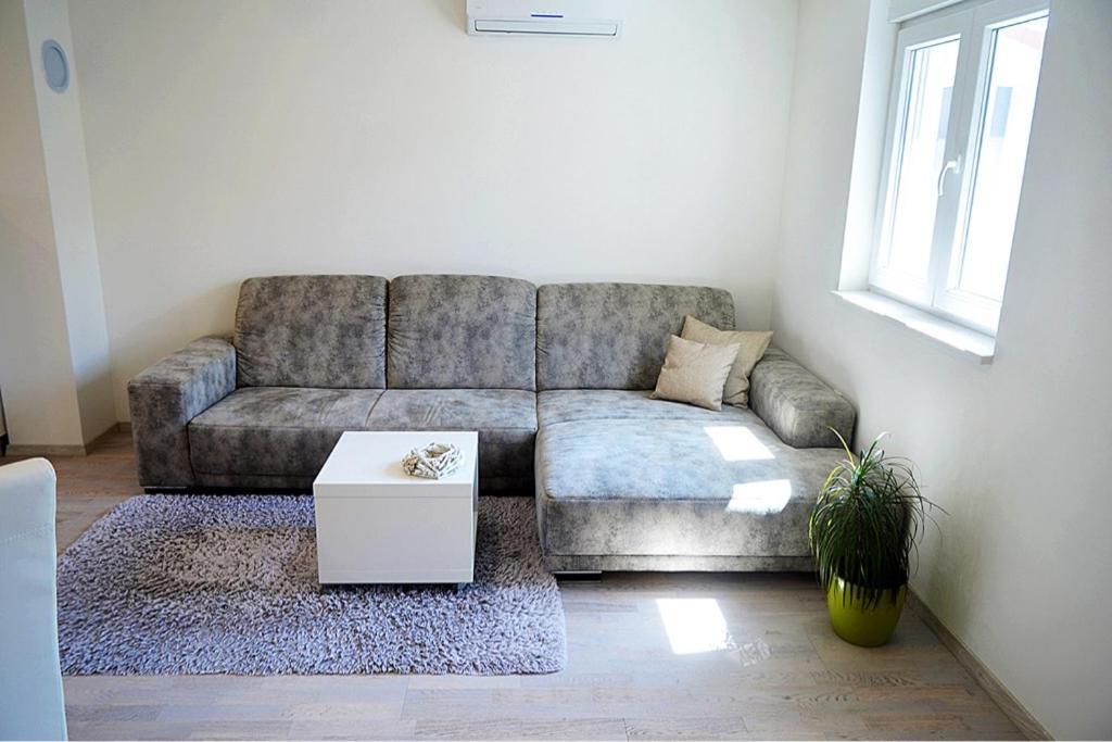 Leona Apartamento PUY Exterior foto